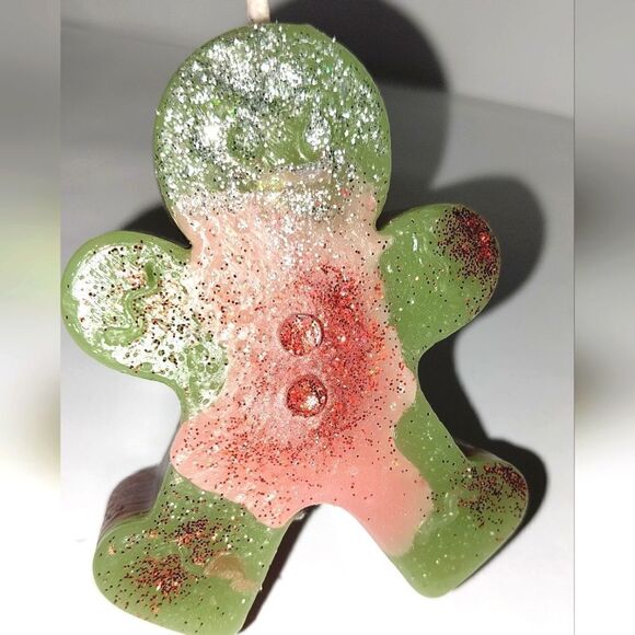 Hand crafted limited edition Gingerbread man candle - Picture 5 of 7